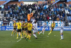 El Recre empujó más en el segundo tiempo, que fue cuando tuvo sus ocasiones. / Foto: @Franlvarez / @recreoficial.