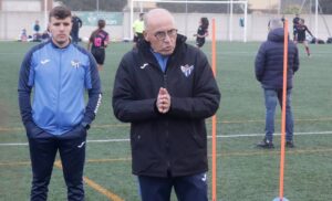 Antonio Toledo, técnico del Sporting de Huelva, en el último entrenamiento de la semana previo al partido ante el Real Betis. / Foto: @sportinghuelva.