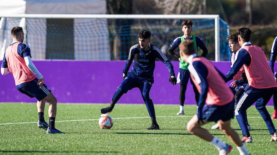 Alberto Ulloa, un futbolista de 19 años con técnica y llegada, que procede del Real Valladolid aunque ha estado cedido en el Gerena. / Foto: @alberto_ulloa1.