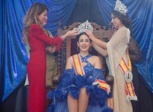 El evento estuvo inspirado este año en las Fiestas de Ayamonte, comenzado por el propio Carnaval, y haciendo un recorrido por las Fiestas de barrios y barriadas. Reina del Carnaval