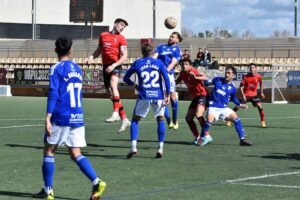 Ayamonte y Xerez Deportivo igualado (2-2) en el partido disputado en la matinal del domingo. / Foto: J. L. Rúa.