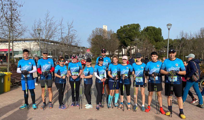 Representantes del CD Multideporte en la prueba de marcha nórdica celebrada en Majadahonda.