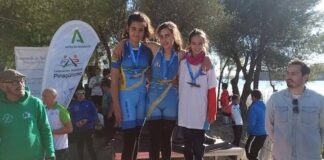 Podio de Mujer Alevín 1.500 metros, con Manuela Rodríguez y Araceli del Carmen Baz, oro y plata respectivamente.