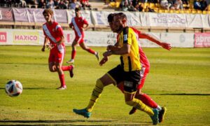 El San Roque buscará los tres puntos en su partido del domingo en Chapín ante el Xerez DFC. / Foto: @SanRoqueLepe.