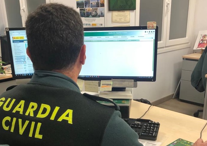 Detenido por la Guardia Civil por prender fuego a puertas de viviendas habitadas