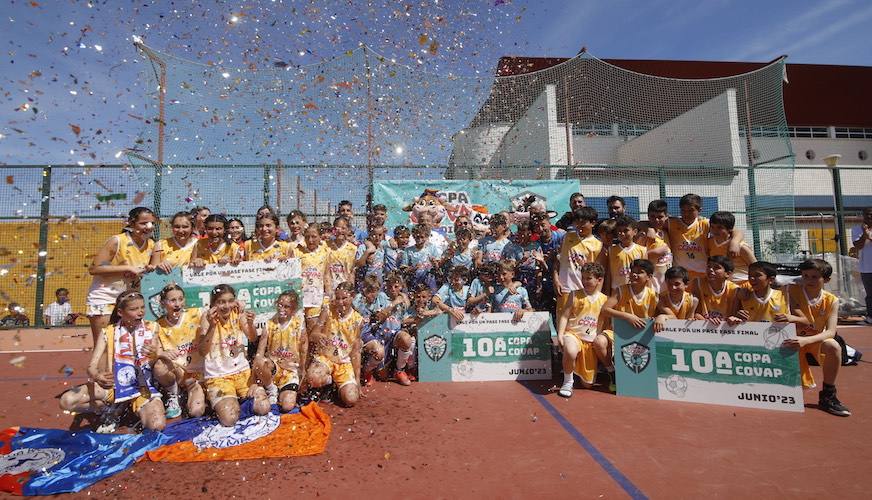 Los equipos ganadores en la fase provincial de la Copa COVAP en La Palma del Condado.