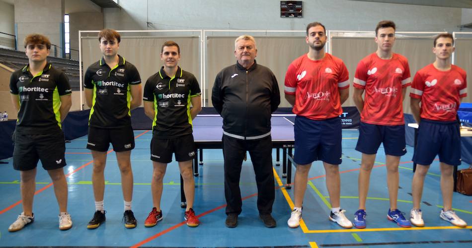 Prolegómenos del duelo entre el Conservas Lola y el CTM Alzira de la División de Honor de tenis de mesa. / Foto: J. L. Rúa.