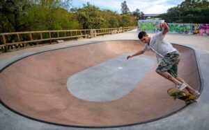 Este espacio de esparcimiento de la ciudad dispone de nuevas dotaciones que vienen a complementar el Skatepark del Parque Moret.