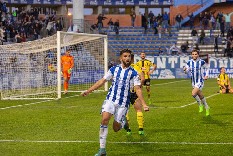 Manu Galán se perfila como el sustituto del sancionado Juanjo Mateo en el lateral derecho. / Foto: @Franlvarez / @recreoficial.