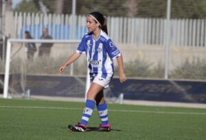 Una de las pocas notas positivas del partido del Sporting fue el debut de la canterana Eva Cintado. / Foto: @sportinghuelva.