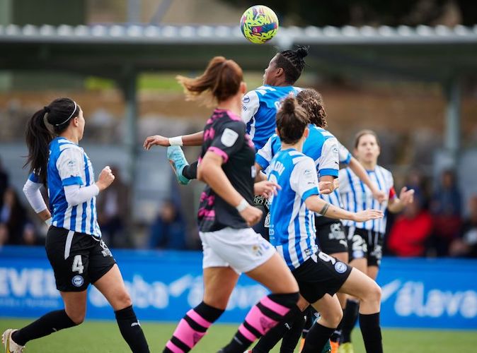 El Sporting de Huelva va de más a menos y cae derrotado en Vitoria ante el Alavés. / Foto: www.lfp.es.