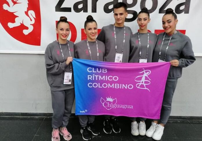 Representantes del Rítmico Colombino que ha comenzado la temporada con cuatro medallas.
