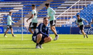 Abel Gómez, entrenador del Recre, durante un entrenamiento en el Nuevo Colombino. / Foto: @recreoficial.