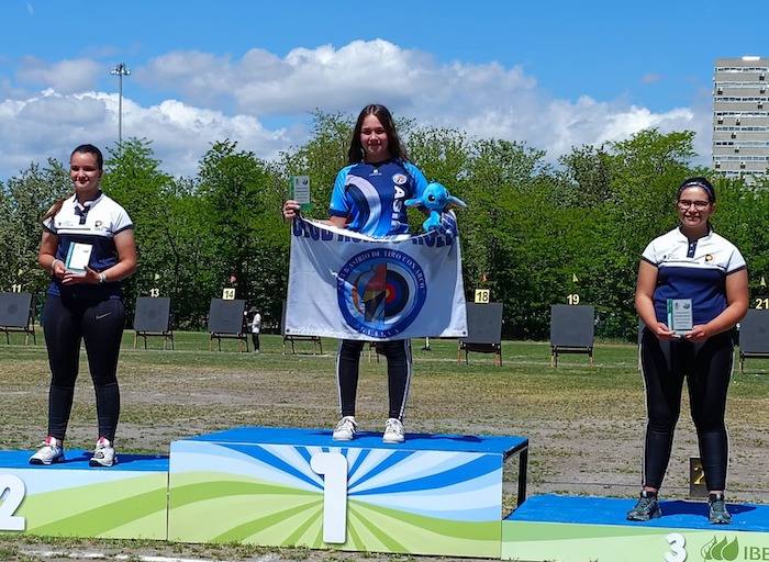 Gran actuación de Leticia Romero, en los más alto del podio en arco recurvo Cadete femenino.