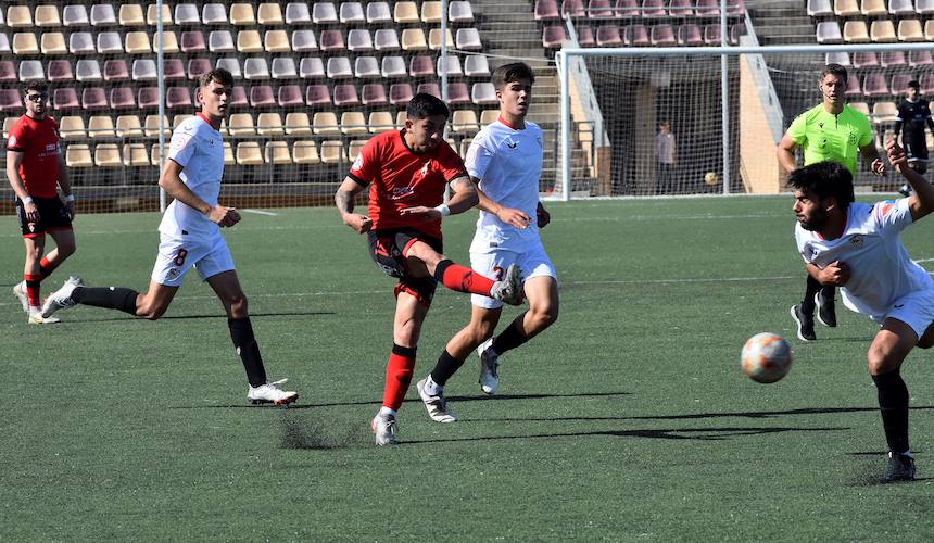 El Ayamonte buscará tres puntos necesarios en su partido de este sábado en Ceuta. / Foto: J. L. Rúa.