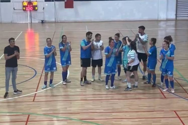 Las jugadoras del CDT Al Andalus celebran el triunfo ante las gaditanas. / Foto: @Alandaluscdt.