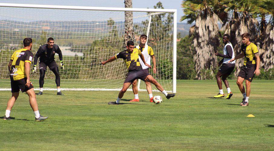 Los jugadores del San Roque han preparado con ganas su partido con el Antequera de este domingo. / Foto: @SanRoqueLepe.