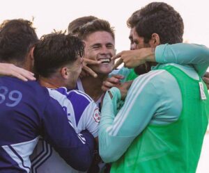 Los jugadores del Recre celebran el tercer gol, obra de Sergio Chinchilla. / Foto: @recreoficial.