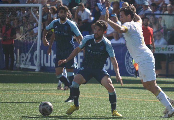 El Recre sacó adelante su partido ante el Vélez con mucho sufrimiento. / Foto: @recreoficial.