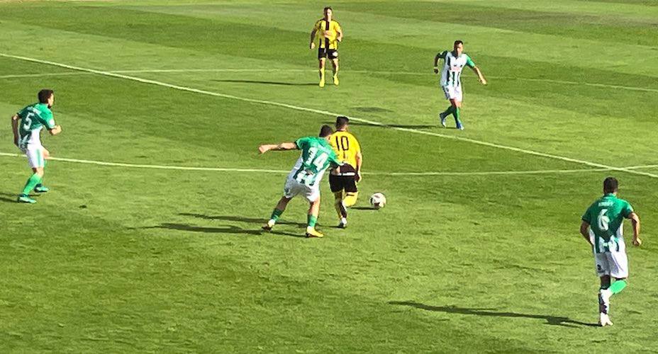 Una vez más el fútbol del San Roque lo puso Camacho, que está completando una buena temporada. / Foto: G. F. O.