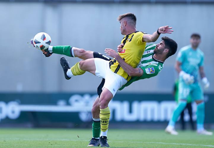 Un San Roque muy serio logró un importante triunfo a domicilio ante el Betis Deportivo. / Foto: @RBetisCantera.