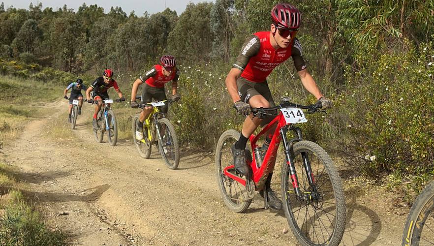 Alrededor de 350 ciclistas se dieron cita en la IV Media Maratón 'Tierra Llana', prueba que ha reactivado las Huelva Series XCM 2023.