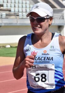 Zhor El Amrani (Club Atletismo Maracena), ganadora del Campeonato de Andalucía de Medio Maratón. / Foto: J. L. Rúa.