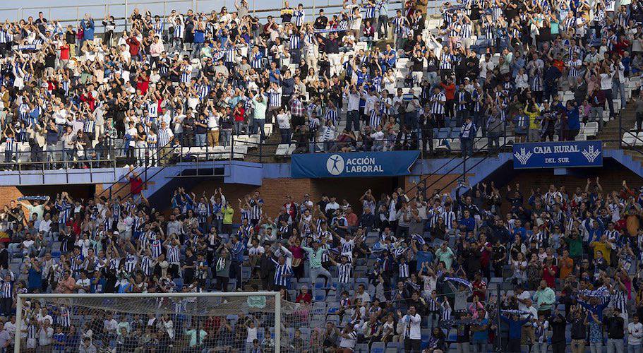 El Recre ya comenzó a vender las 2.000 entradas que dispone para el partido en Cáceres. / Foto: @recreoficial.