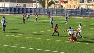 Mucha igualdad en el duelo entre el final del Recre y el Rociana. / Foto: G. F. O.