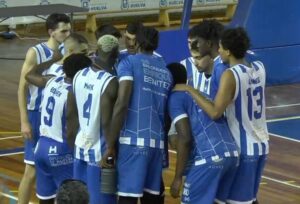 El Huelva Comercio Viridis vence al Mataró y se jugará el ascenso a la LEB Plata este domingo con el segundo del otro grupo. / Foto: Captura imagen HTV.