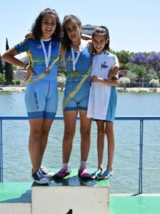 Manuela Rodríguez y Araceli del Carmen Baz, primera y segunda en Mujer Alevín A 1.500 metros.