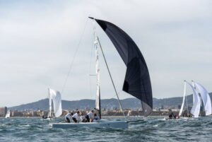 La flota atlántica y mediterránea se han medido en la Copa de España de J70, en aguas de Barcelona. / Foto: Óscar Torveo.