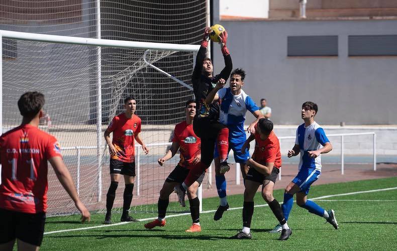 Pinzón y Atlético Onubense pugnan este domingo por un puesto en la División de Honor Andaluza. / Foto: G. N.