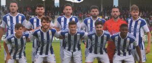 Formación titular del Recre en su partido ante la Gimnástica Segoviana en La Albuera. / Foto: @recreoficial.