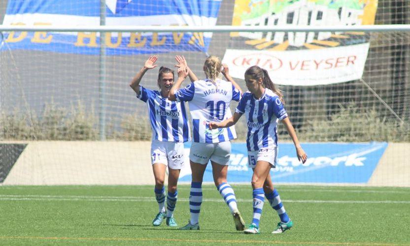 Las jugadoras del Sporting celebran el tanto anotado por Ana Carol. / Foto: www.lfp.es.