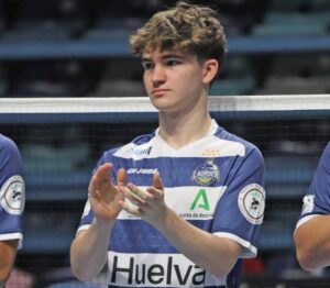 Alvaro Morán, canterano del IES Bádminton La Orden, jugará el Internacional de El Campello con el equipo nacional. / Foto: @CBIESLAORDEN.