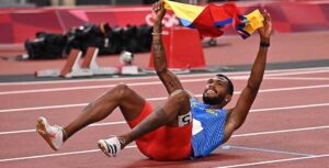 El colombiano Anthony Zambrano, subcampeón olímpico (2021) y Mundial (2019) de 400 metros, otra de los nombres propios de la reunión. / Foto: www.noticias.canal1.com.co.