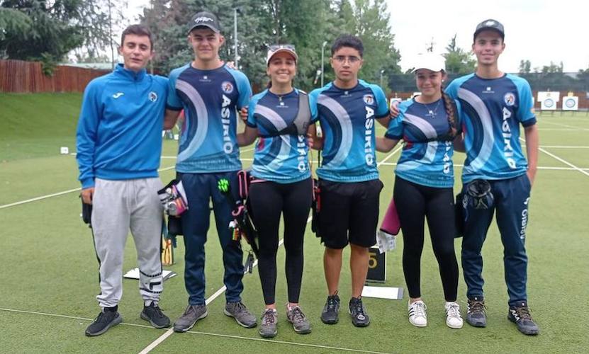 Representantes del Asirio Huelva en la fase final del sistema de selección para el combinado español Junior y Cadete. / Foto: @clubasirio.