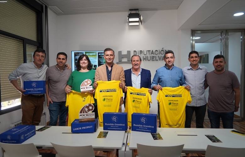 Un momento de la presentación este jueves del VI Campus de Fútbol Inclusivo Juan Manuel Pavón que tendrá lugar en Moguer.