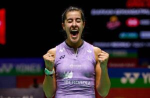 Carolina Marín celebra con inusitada alegría su triunfo en Indonesia ante Tai Tzu Ying. / Foto: Badminton Photo.