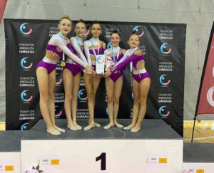 El conjunto Infantil, compuesto por Cristina, Verónica, Carlota, Andrea y Patricia, se proclamó campeón de Andalucía.