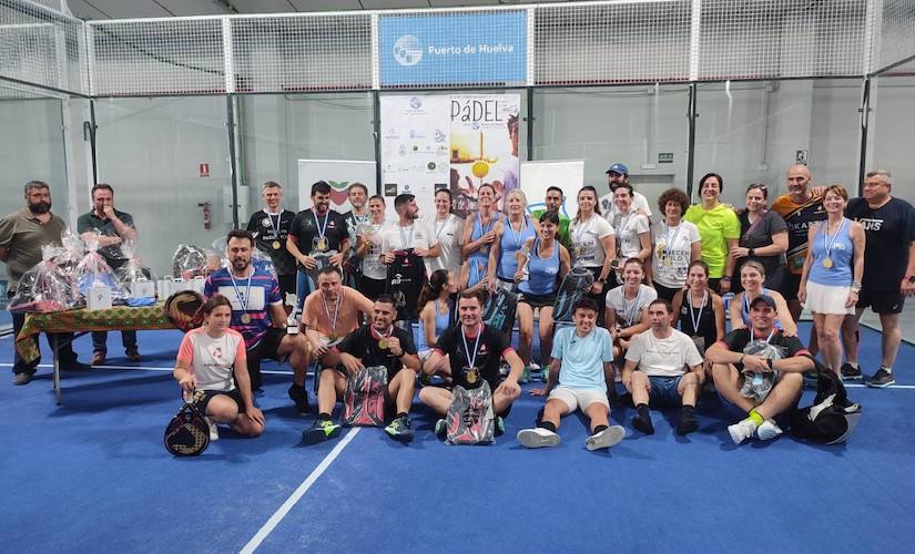 Los ganadores del III Torneo Solidario de Pádel 'Sed Maristas Huelva'.