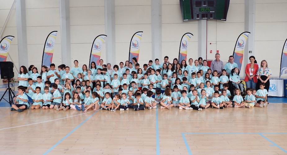 Foto de familia de la clausura del curso 2022-23 de las Escuelas Deportivas y Juegos Deportivos Municipales en Palos de la Frontera.