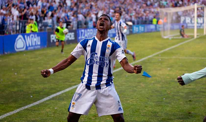 El nigeriano Peter, uno de los cinco jugadores del Recre que cumplen contrato. / Foto: @recreoficial.