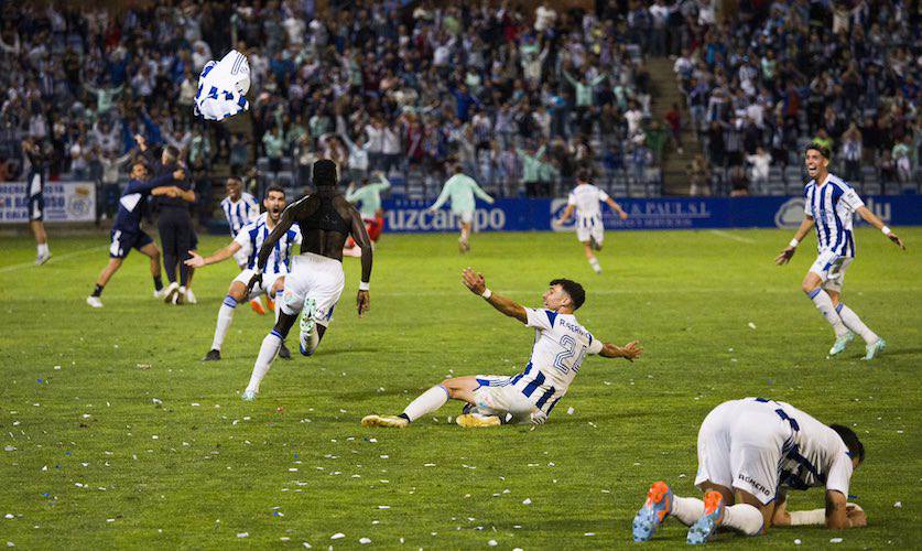 El Recre, dispuesto dar un alegrón a su afición ganando al Cacereño este domingo. / Foto: @recreoficial.