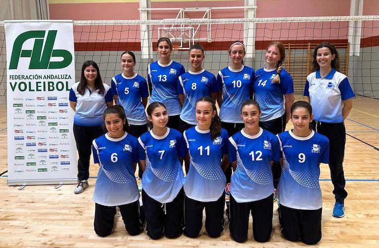 Equipo femenino Infantil de Huelva en el Andaluz de Selecciones Provinciales de Voleibol.