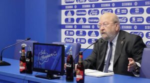 José Antonio Sotomayor, ya ex-presidente del Recre, en la rueda de prensa de despedida de este viernes. / Foto: Captura Recre.