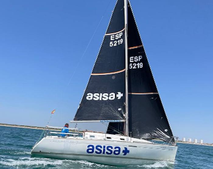 El 'Trebolísimo Dos Asisa' de Curro Azcárate y Félix Sanz de Frutos venció de nuevo en la Regata de los Descubridores.