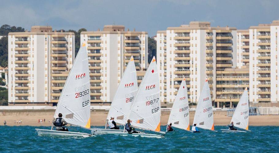 Finalizó el Campeonato de Andalucía de ILCA 4 en aguas de la Bahía de Cádiz.