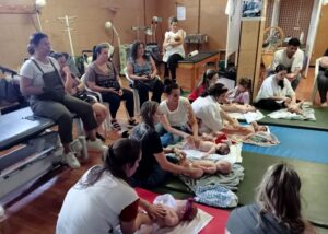 talleres de masaje del bebé